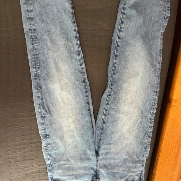 American Eagle - Picture 1 of 4